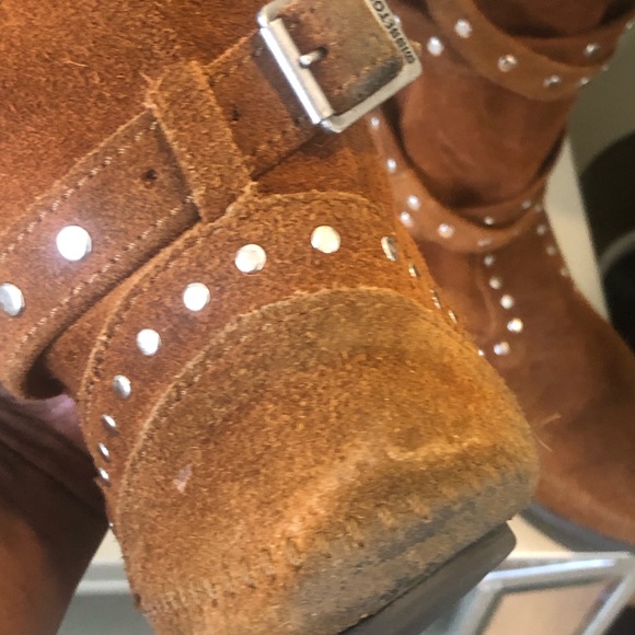 Minnetonka Size 10 cognac color studded suede boot - Picture 4 of 5